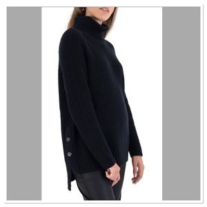 Ugg Black Sweater sM